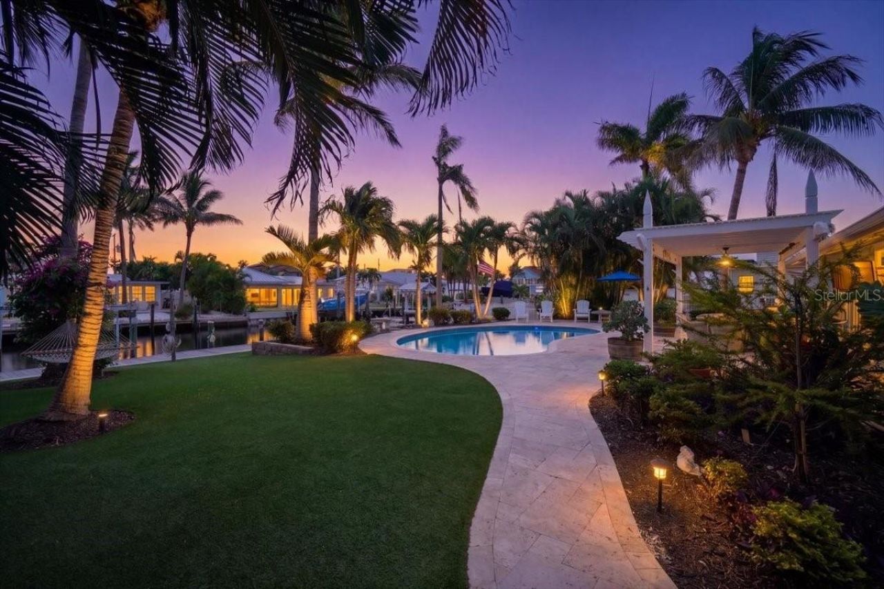 520 69th Street, Holmes Beach, FL 34217 Photo