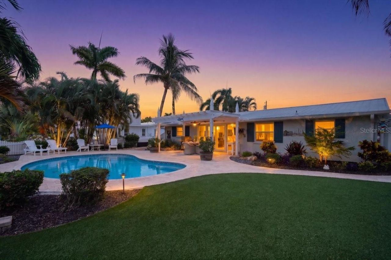 520 69th Street, Holmes Beach, FL 34217 Photo