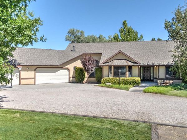 5840 Rivers Edge Drive, Fallon, NV 89406