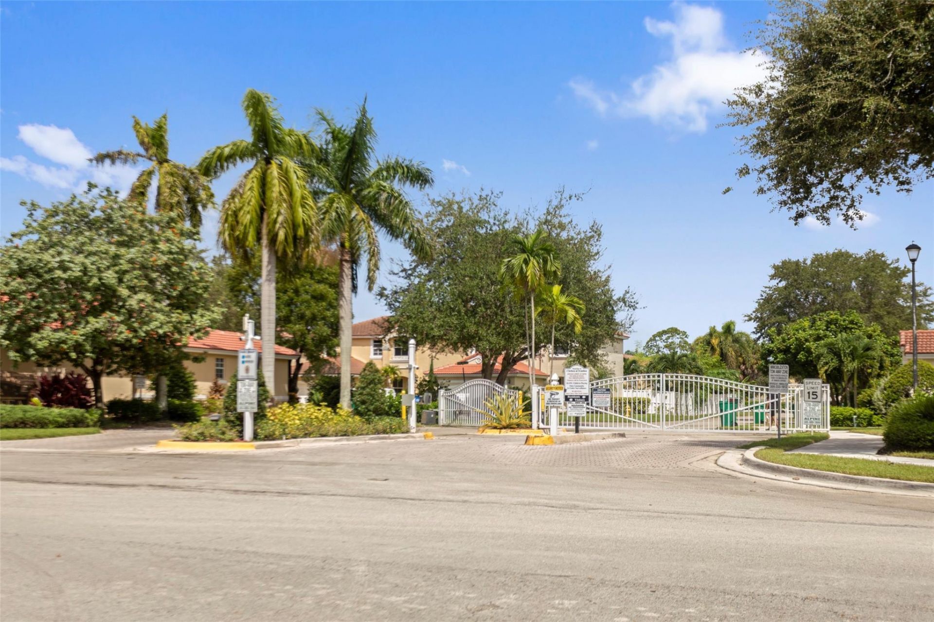15250 SW 49th Court, Davie, FL 33331 Photo
