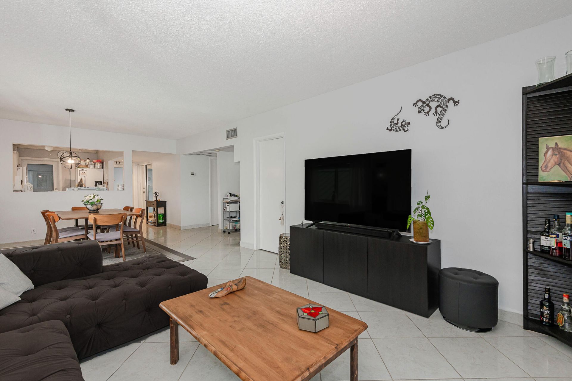 320 S Surf Road, Unit 206, Hollywood, FL 33019 Photo