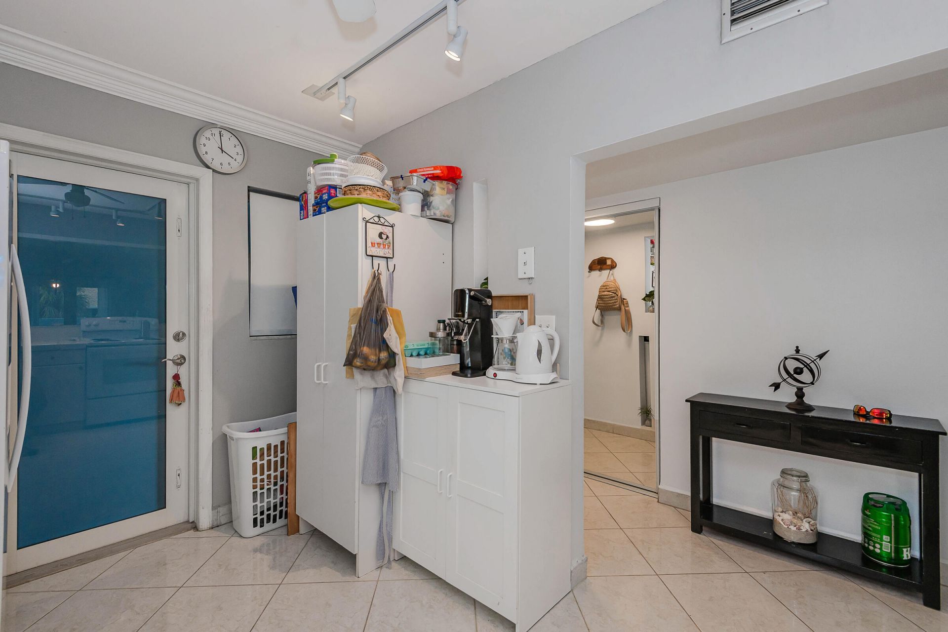 320 S Surf Road, Unit 206, Hollywood, FL 33019 Photo