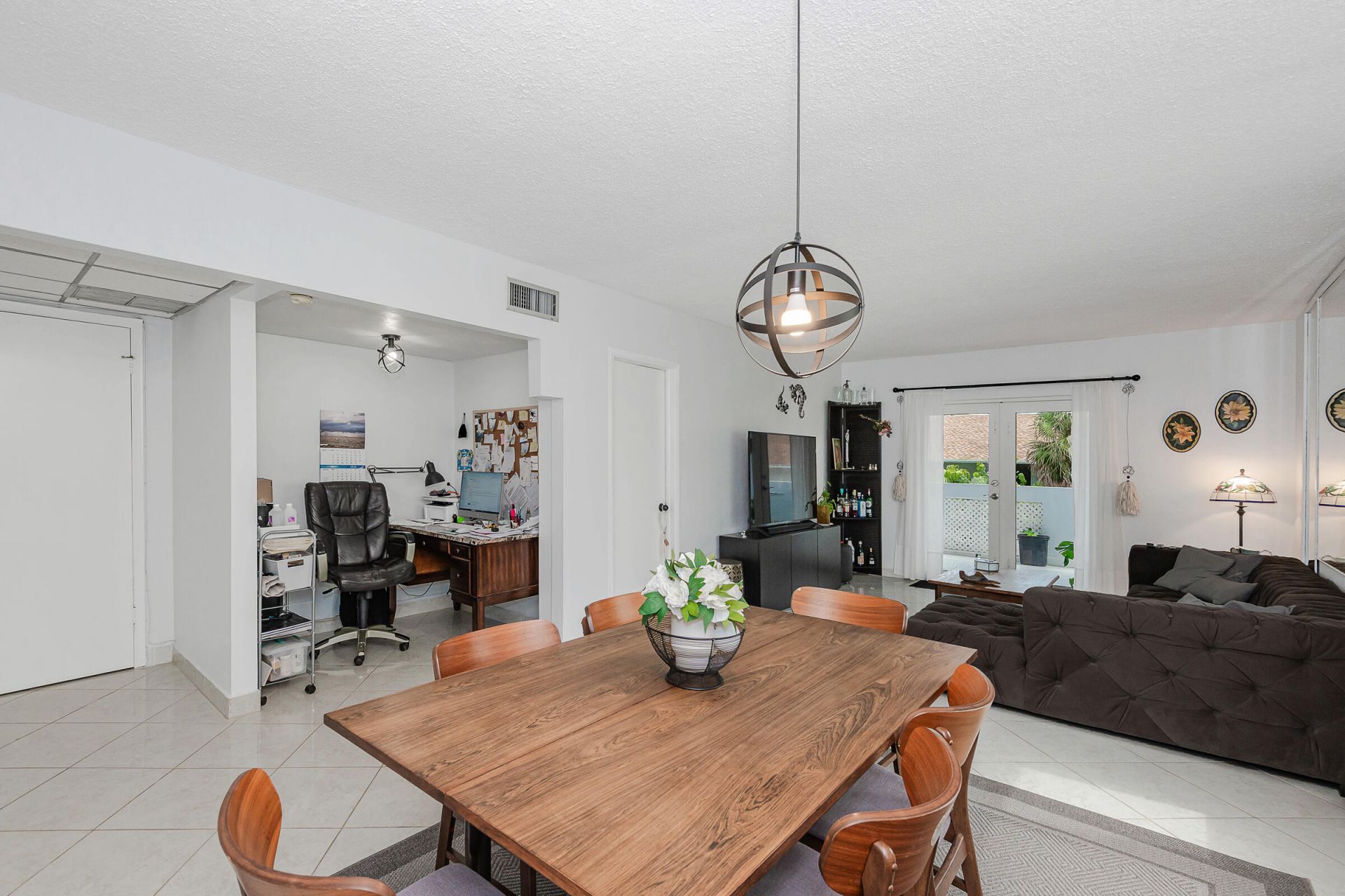 320 S Surf Road, Unit 206, Hollywood, FL 33019 Photo