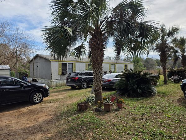 2160 ATTAPULGUS Highway, Quincy, FL 32352