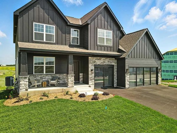 10523 McGregor Boulevard, Woodbury, MN 55129