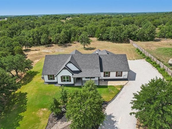 165 Rolling Bend Road , Alvord, TX 76225