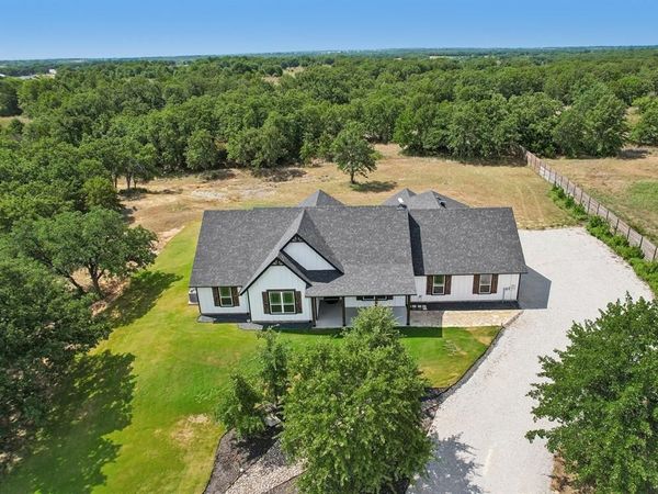165 Rolling Bend Road, Alvord, TX 76225