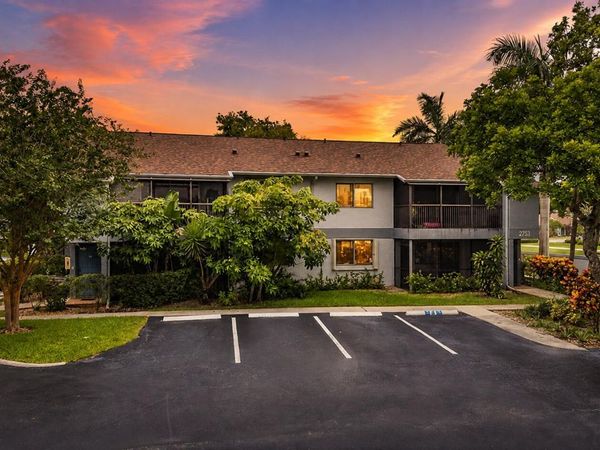 2753 S OAKLAND FOREST Drive, Unit 102, Oakland Park, FL 33309