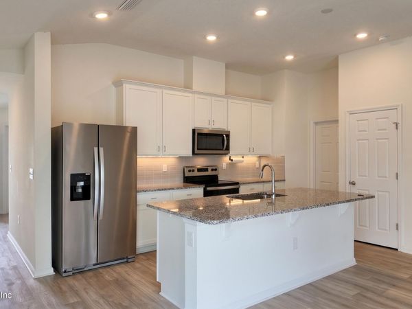 8134 BARLEY Way, Jacksonville, FL 32222