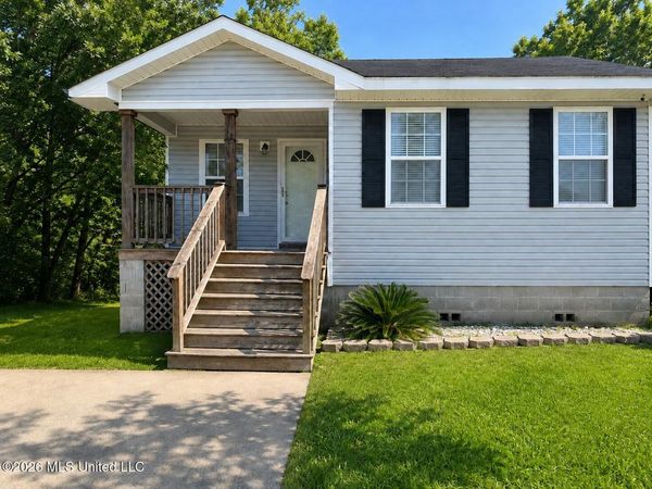 1314 School Avenue, Pascagoula, MS 39567