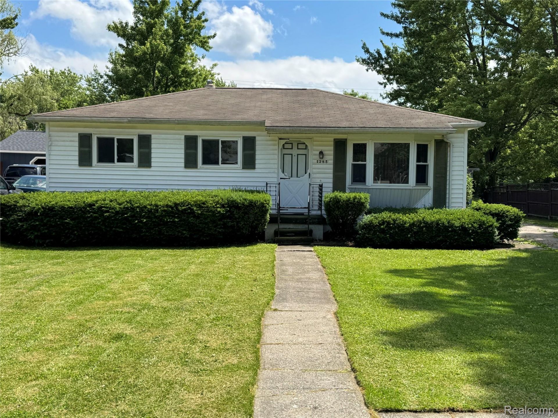 1285 W Oregon Street, Lapeer, Mi 48446 Main Photo