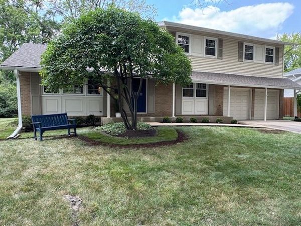 828 N Glenn Drive , Palatine, IL 60074