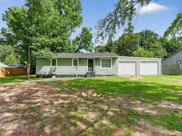 369 Pinewood Road , Hallsville, TX 75650