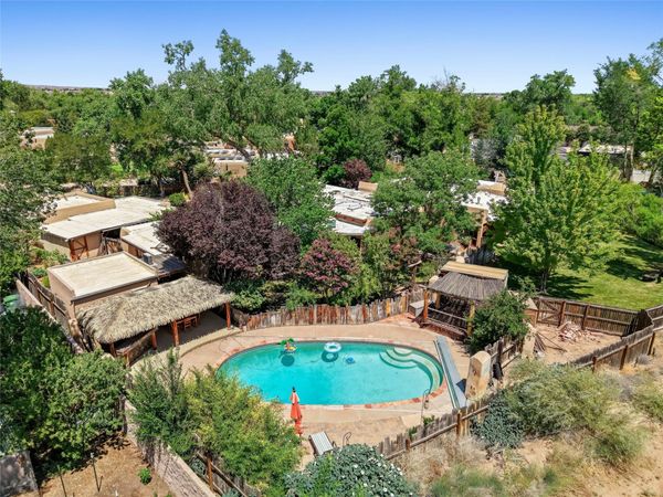 4068 Dietz Farm Circle NW, Los Ranchos, NM 87107
