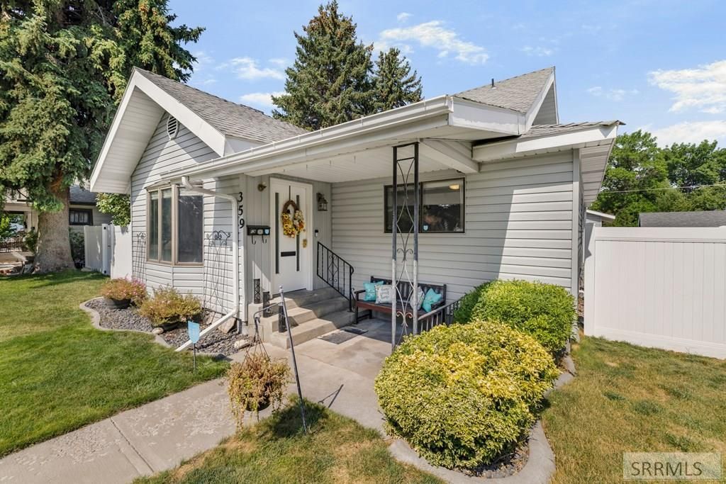359 S Shilling Avenue, Blackfoot, ID 83201 Main Photo