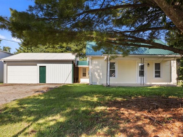 239 Middle North, Russellville, OH 45168
