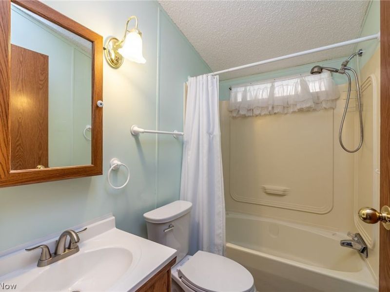 8 Schuberts Alley, Olmsted Township, OH 44138 Photo 19