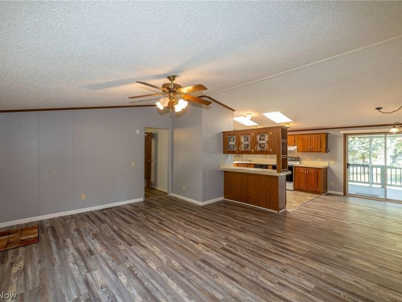8 Schuberts Alley, Olmsted Township, OH 44138 Photo 4
