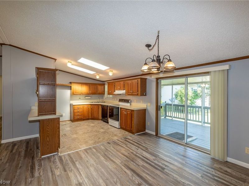 8 Schuberts Alley, Olmsted Township, OH 44138 Photo 5