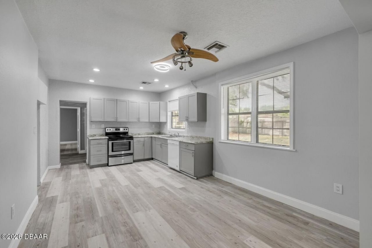 110 E Lauren Court, Fern Park, FL 32730 Photo