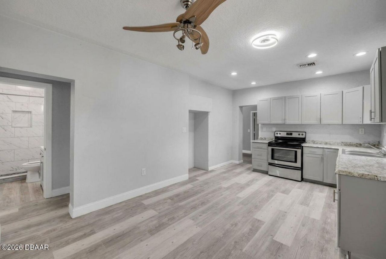110 E Lauren Court, Fern Park, FL 32730 Photo