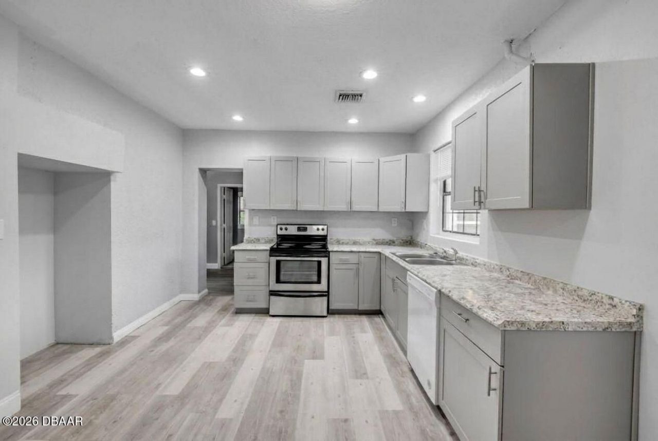 110 E Lauren Court, Fern Park, FL 32730 Photo
