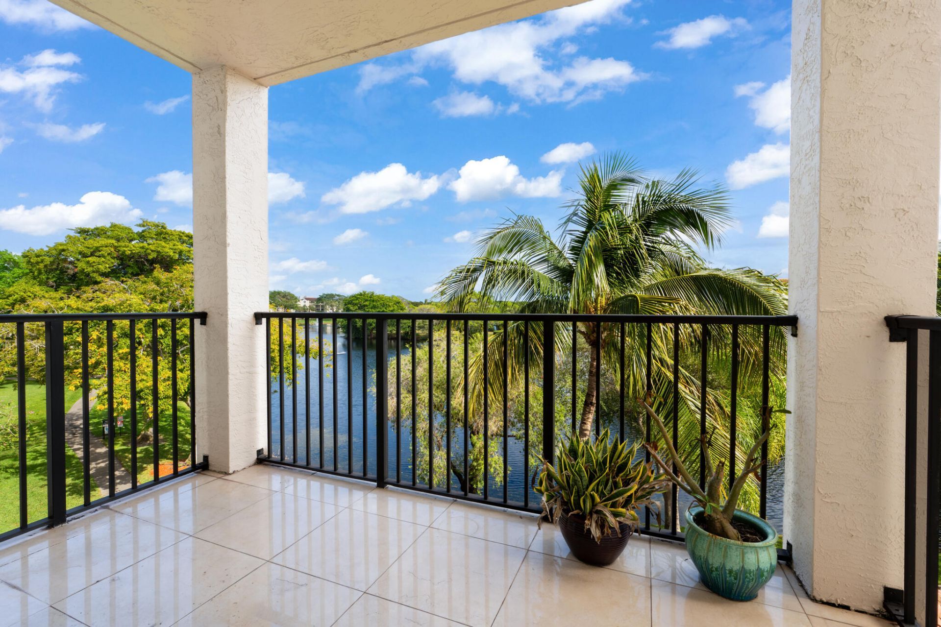 2015 Lavers Circle, Unit 403, Delray Beach, FL 33444 Photo