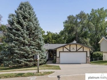 3727 Lawnwood Drive, Bellevue, NE 68123