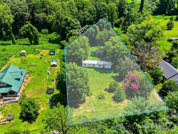 136 South Main Street, Granite Falls, NC 28630
