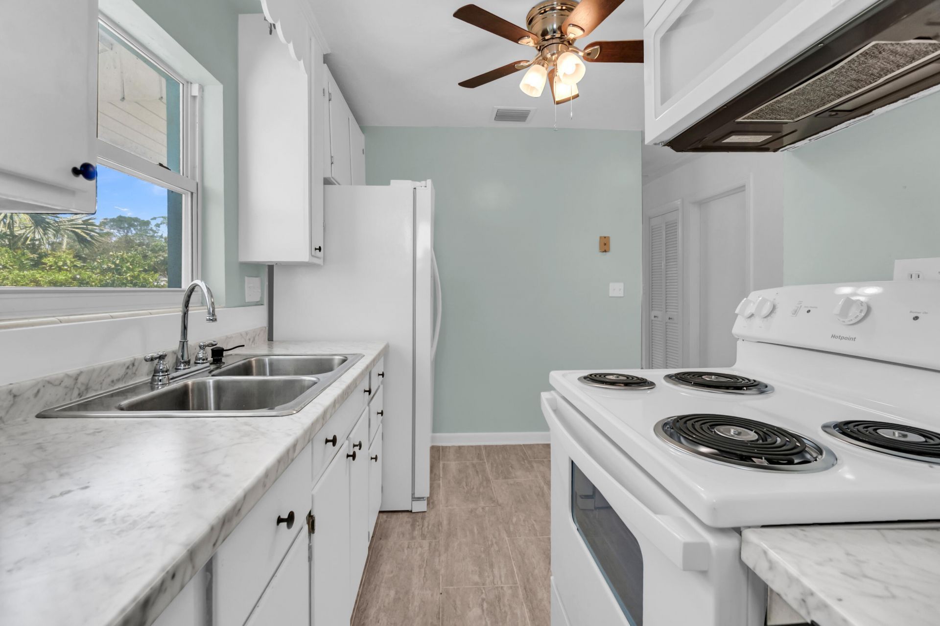 434 49th Street, West Palm Beach, FL 33407 Photo