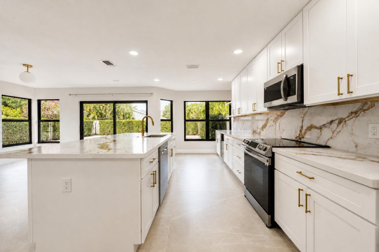 21669 Town Place Drive, Boca Raton, FL 33433 Photo