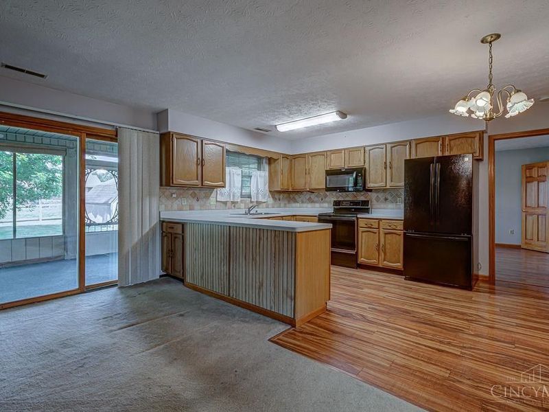 8254 Meadowlark Drive, Carlisle, OH 45005 Photo 9