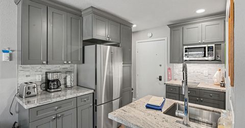 11589 Snowpeak Way , Unit #106, Truckee, CA 96161 Photo