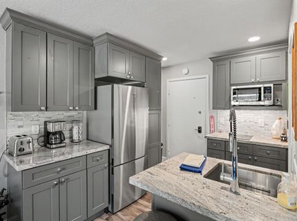 11589 Snowpeak Way , Unit #106, Truckee, CA 96161 Photo