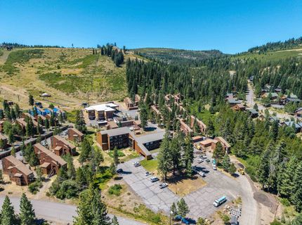 11589 Snowpeak Way , Unit #106, Truckee, CA 96161 Photo