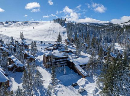11589 Snowpeak Way , Unit #106, Truckee, CA 96161 Photo