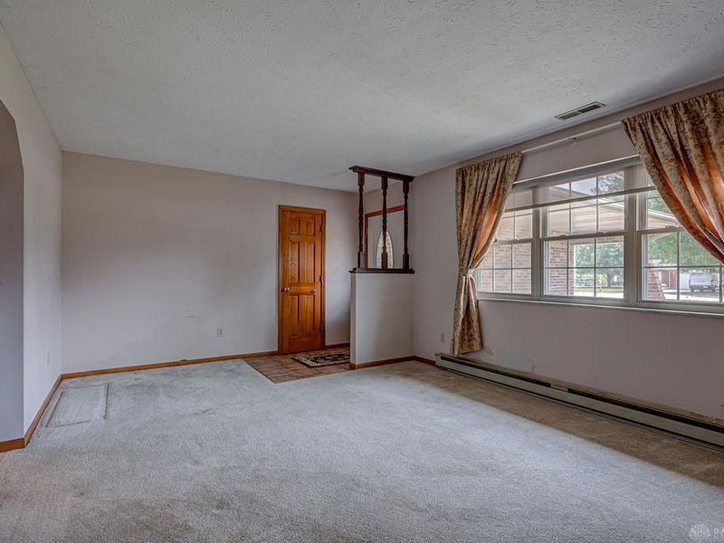 8254 Meadowlark Drive, Carlisle, OH 45005 Photo 4