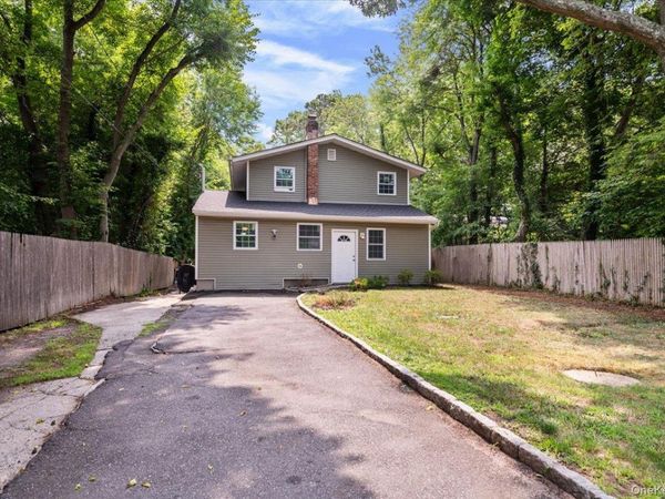 1241 Connetquot Avenue, Central Islip, NY 11722