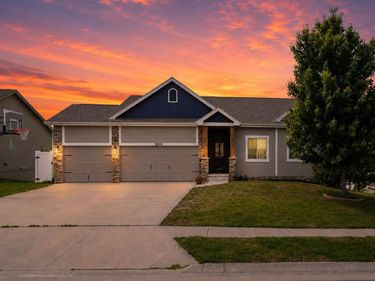 20313 Crystal Avenue, Gretna, NE 68028