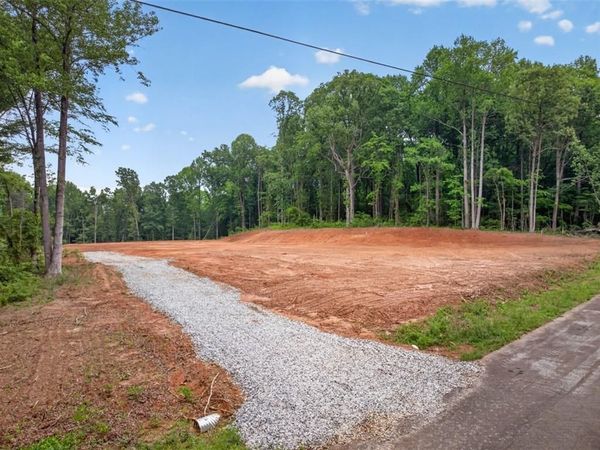 135 Jarrett Lane , Gillsville, GA 30543