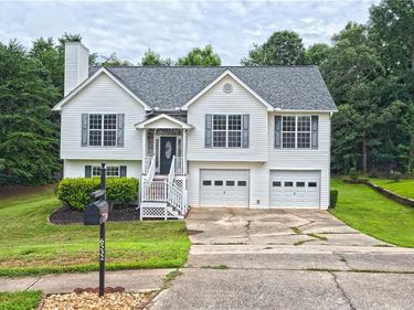 6532 Sundial Avenue , Flowery Branch, GA 30542