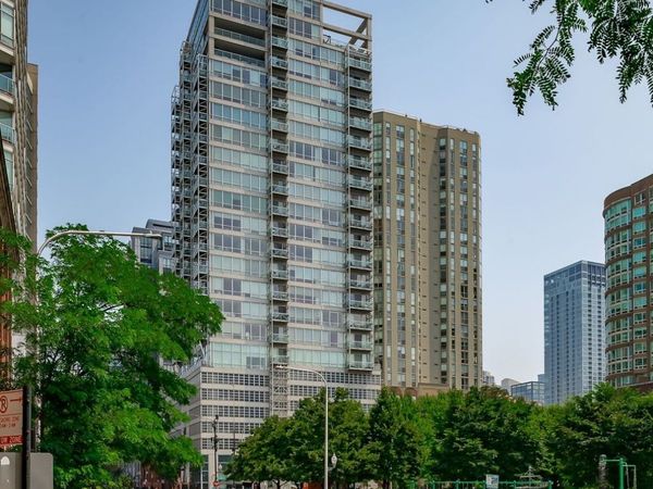 653 N Kingsbury Street, Unit 1004, Chicago, IL 60654