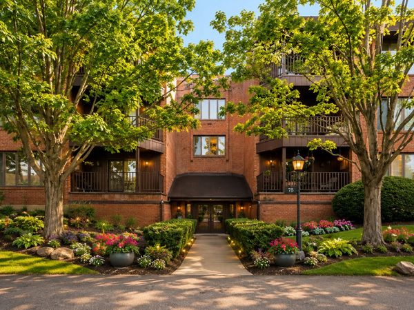 75 Boardwalk Place , Unit 103, Park Ridge, IL 60068