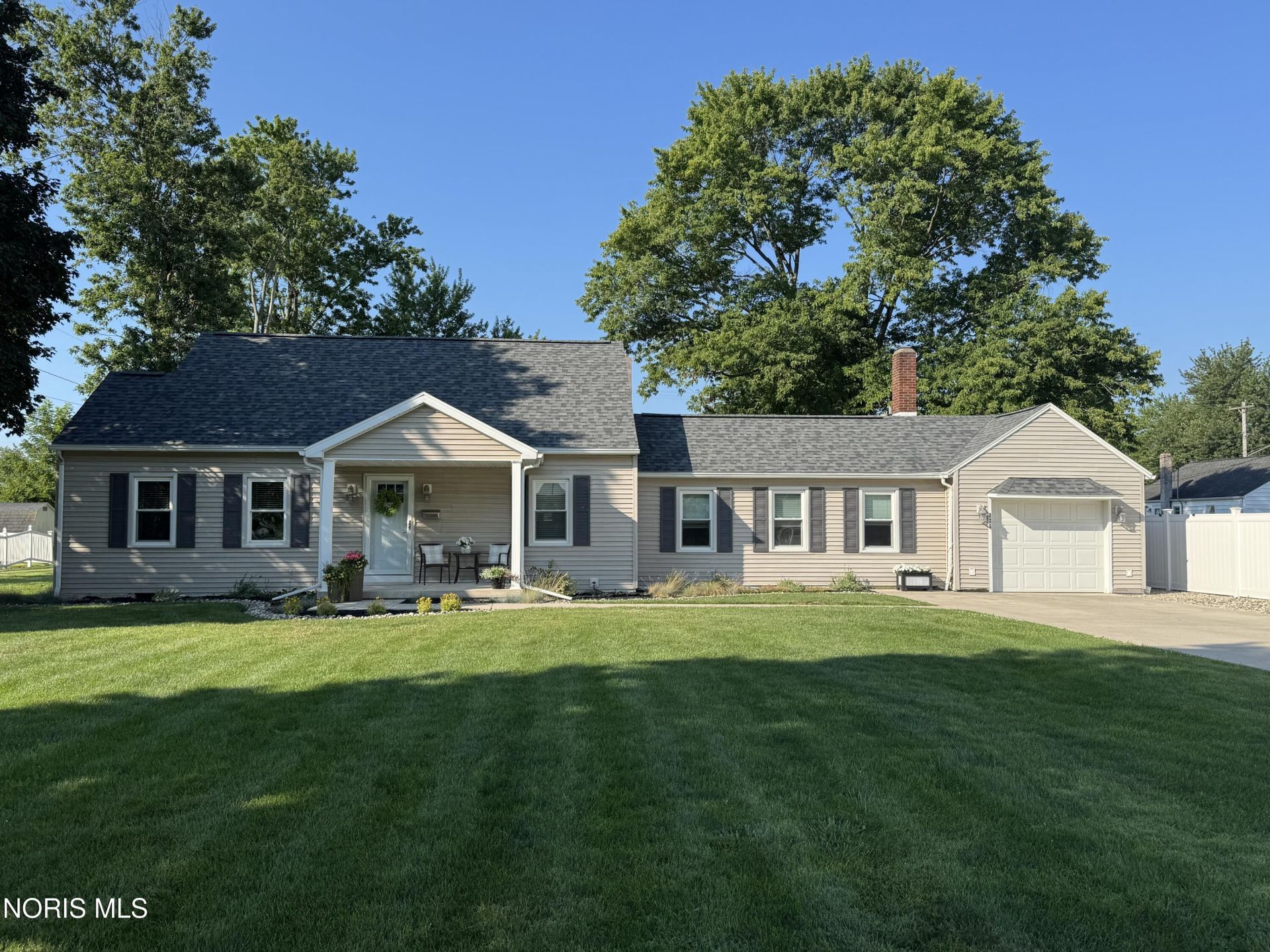 226 E Plum Street, Deshler, OH 43516 Main Photo