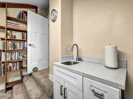 892 Marion Way, Gardnerville, NV 89460 Photo