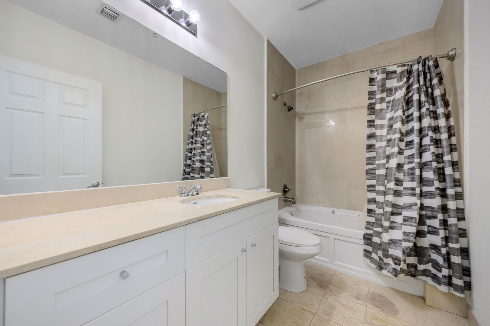 2100 Van Buren Street, Unit 206, Hollywood, FL 33020 Photo