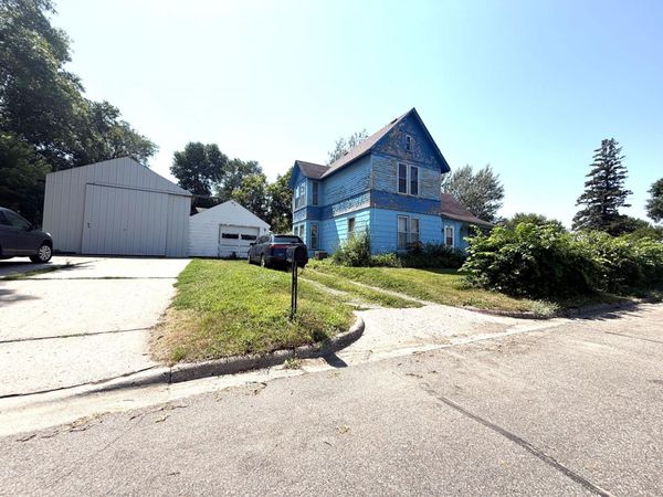 805 Railroad Avenue , Sauk Centre, MN 56378