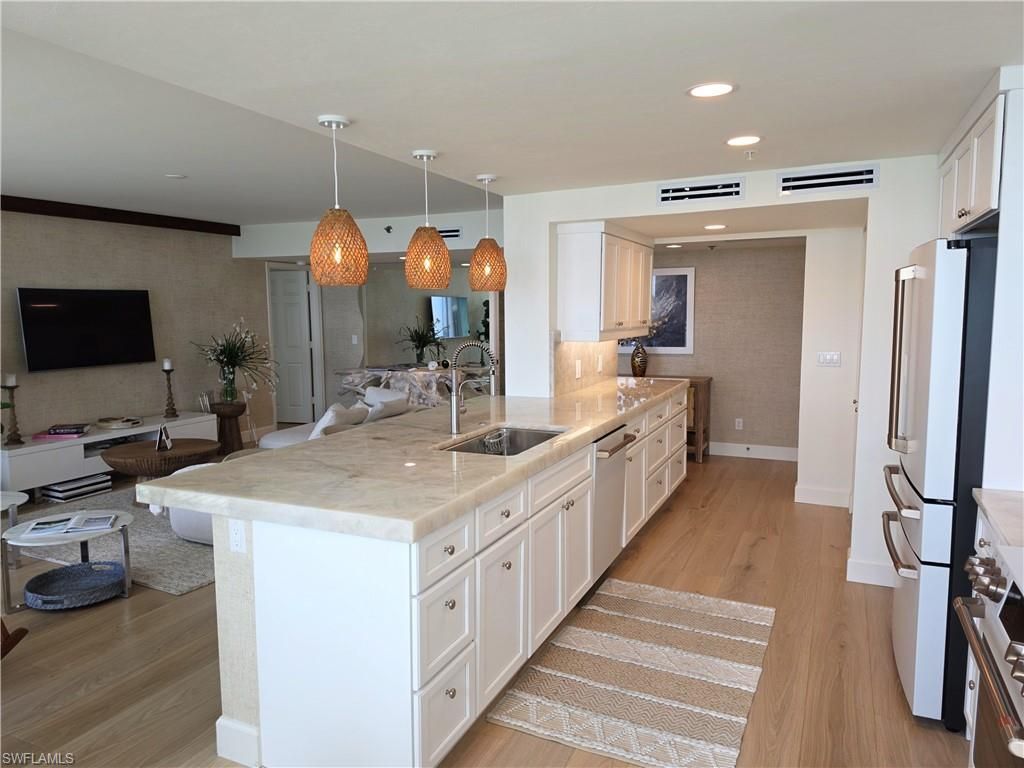 5550 Heron Point Dr, Unit 903, Naples, FL 34108 Photo