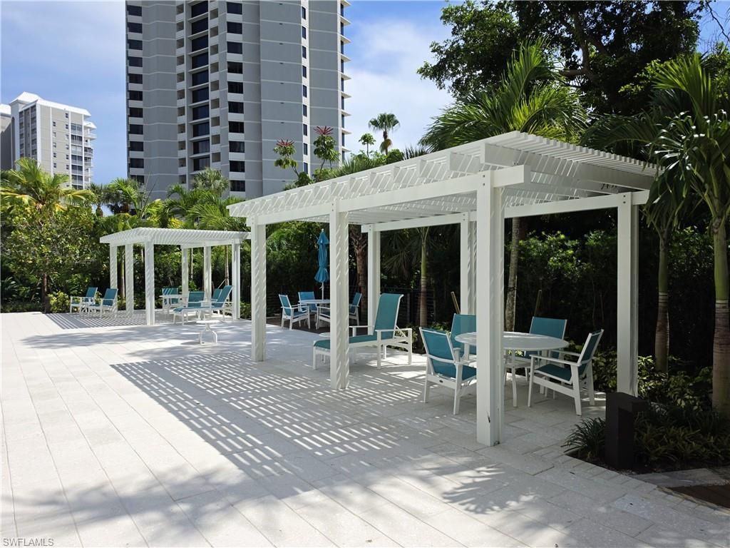 5550 Heron Point Dr, Unit 903, Naples, FL 34108 Photo