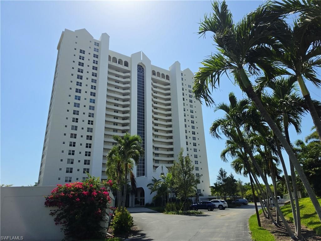 5550 Heron Point Dr, Unit 903, Naples, FL 34108 Photo